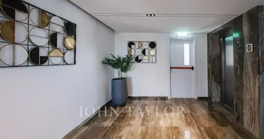 4 bedroom apartment in Demos Agiou Athanasiou, Cyprus