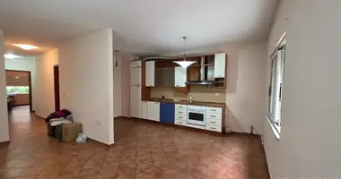 Apartamento 2 habitaciones en Tirana Municipality, Albania