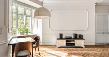 Wohnung 3 zimmer in Warschau, Polen