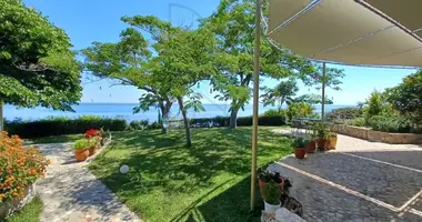 Cottage 3 bedrooms in Nea Skioni, Greece