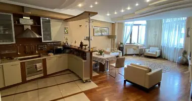 Mieszkanie 3 pokoi w Odessa, Ukraina