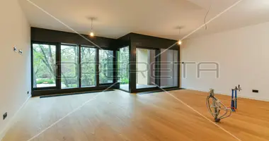 Apartamento 5 habitaciones en Zagreb, Croacia