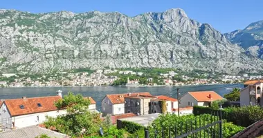 4 bedroom house in Prcanj, Montenegro