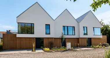 5 bedroom house in Warsaw, Poland