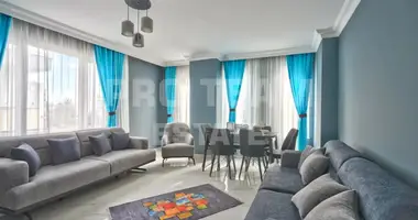 Wohnung 3 zimmer in Muratpasa, Türkei