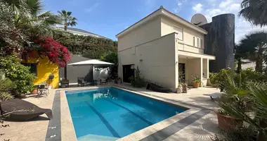 Apartamento 4 habitaciones en Agios Tychonas, Chipre