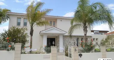 Villa 4 chambres dans Latsia, Chypre