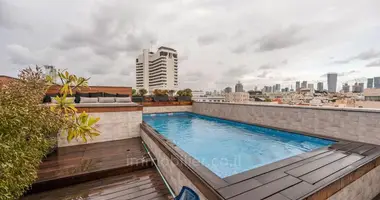 5 room apartment in Tel-Aviv, Israel