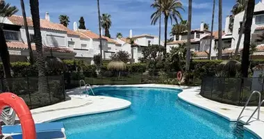 Apartamento 4 habitaciones en Rio Real, Španjolska