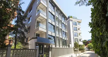 Duplex 5 bedrooms in Maltepe, Turkey