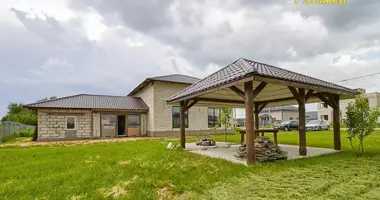 Casa en Papiarnianski sielski Saviet, Belarús