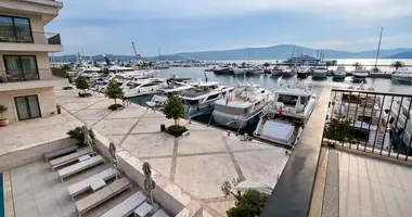Квартира 3 спальни в Тиват, Черногория