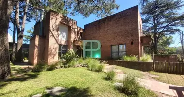 5 bedroom house in Uruguay