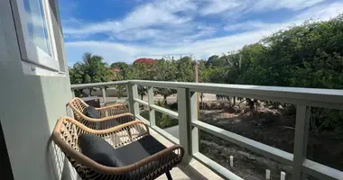 Condo in French Harbour, Honduras