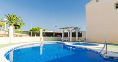 Dom 4 pokoi w Torrevieja, Hiszpania