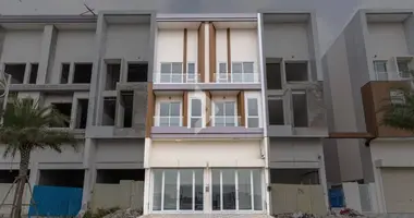 Commercial property 972 m² in Khan Sen Sok, Cambodia