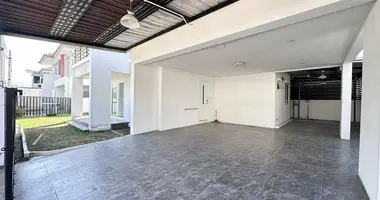 Haus 3 Schlafzimmer in Huai Yai, Thailand