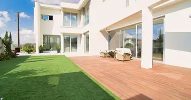 Villa 4 bedrooms in Palodeia, Cyprus