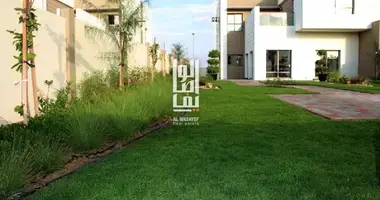Villa 5 rooms in Qatah, United Arab Emirates