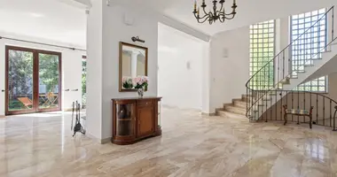 Casa en Varsovia, Polonia