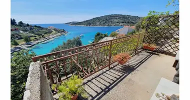 6 room house in Opcina Marina, Croatia