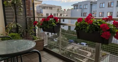 Mieszkanie 5 pokojów w Warszawa, Polska