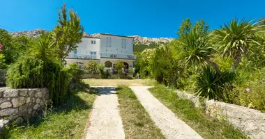 Hotel 295 m² in Omisalj, Kroatien
