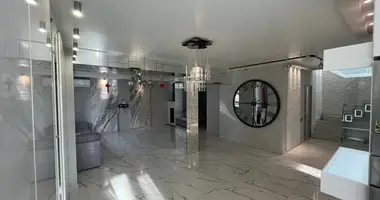 Haus 4 zimmer in Lisky, Ukraine