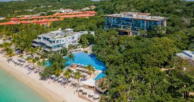 Condo in West Bay, Honduras