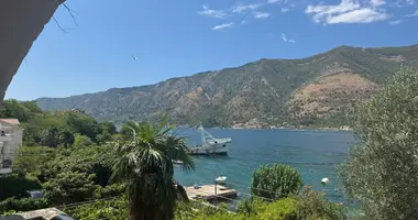 Casa 4 habitaciones en Dobrota, Montenegro