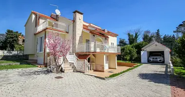 Дом 9 комнат в Kastel Luksic, Хорватия