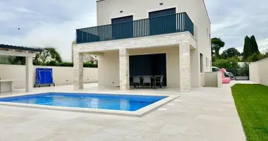 Villa 4 bedrooms in Savudrija, Croatia