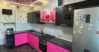 Wohnung 3 zimmer in Saslauje, Belarus