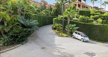 2 bedroom apartment in Estepona, Spain