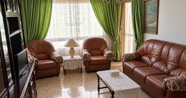 Apartamento 4 habitaciones en Dos Hermanas, Španjolska