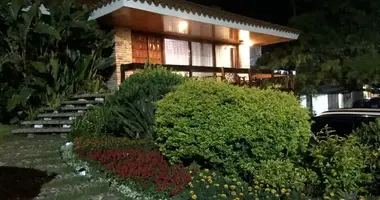 5 bedroom house in Punta Del Este, Uruguay