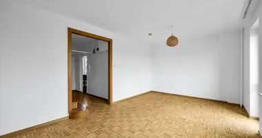 Wohnung 4 zimmer in Warschau, Polen