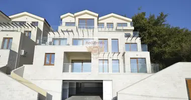 Квартира 3 комнаты в Черногория