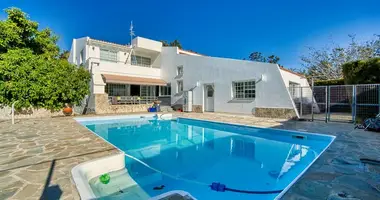 Villa 5 bedrooms in Paphos Municipality, Cyprus