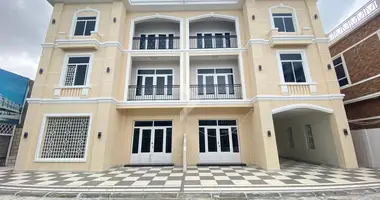 Maison 4 chambres dans Sangkat Kilomaetr Lekh Prammuoy, Cambodge