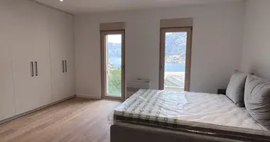 Mieszkanie 9 pokojów w Skaljari, Czarnogóra