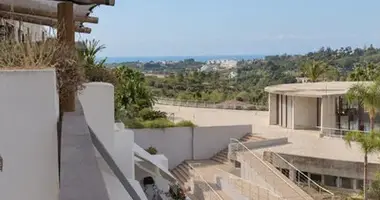 2 bedroom apartment in Benahavis, Spain