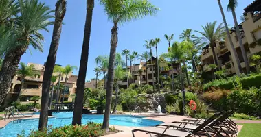 Penthouse 3 bedrooms in Estepona, Spain
