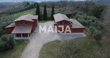 Дом 5 комнат в Forano, Италия