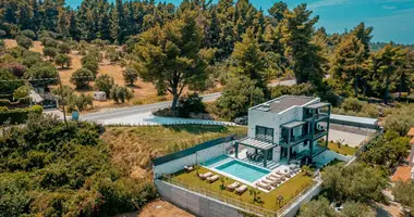 Villa 7 bedrooms in Polychrono, Greece
