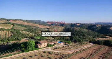 Commercial property 420 m² in Grosseto, Italy