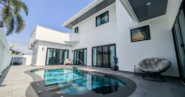 4 bedroom house in Huai Yai, Thailand