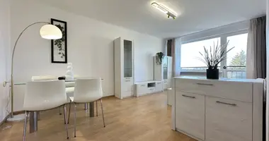 Квартира 2 комнаты в Варшава, Польша