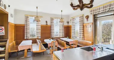 Hotel 530 m² en Konigstetten, Austria