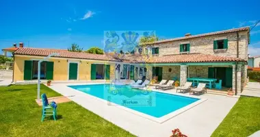 4 bedroom house in Mihelici, Croatia
